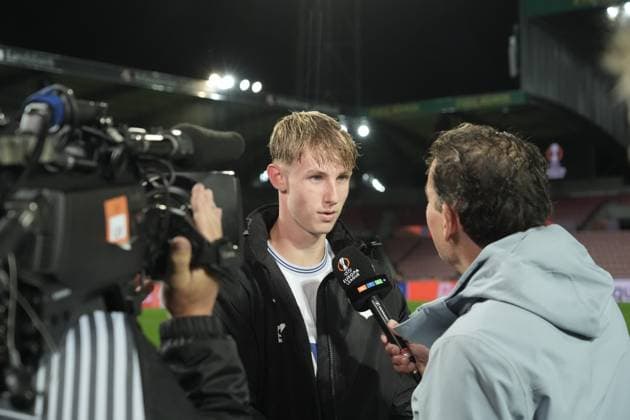 Europa League, FC Midtjylland vs TSG 1899 Hoffenheim 26.09.2024, MCH Arena, Herning, Europa League, FC Midtjylland vs TSG 1899 Hoffenheim , im Bild Max Moerstedt (Hoffenheim) im RTL Interview. Herning MCH Arena Dänemark