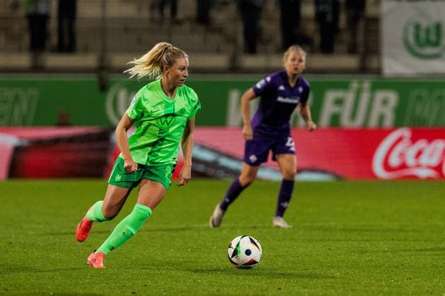 UEFA Women’s Champions League: VfL Wolfsburg - Fiorentina Women s FC; 25.09.2024 Rebecka Blomqvist (VfL Wolfsburg, 21) am Ball UEFA Women’s Champions League: VfL Wolfsburg - Fiorentina Women s FC; Wolfsburg, AOK Stadion am 25.09.2024 Copyright: xBEAUTIFULxSPORTS Wunderlx