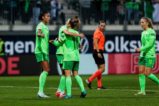 UEFA Women’s Champions League: VfL Wolfsburg - Fiorentina Women s FC; 25.09.2024 Jubel zum 2:0 durch Vivien Endemann (VfL Wolfsburg, 25) UEFA Women’s Champions League: VfL Wolfsburg - Fiorentina Women s FC; Wolfsburg, AOK Stadion am 25.09.2024 Copyright: xBEAUTIFULxSPORTS Wunderlx