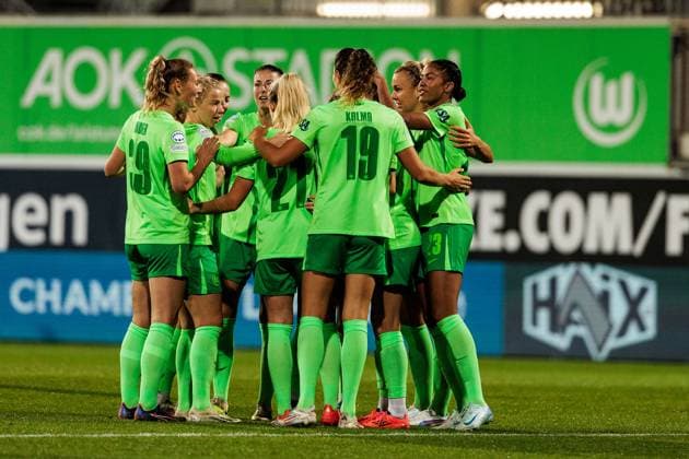 UEFA Women’s Champions League: VfL Wolfsburg - Fiorentina Women s FC; 25.09.2024 Jubel zum 3:0 durch Vivien Endemann (VfL Wolfsburg, 25) UEFA Women’s Champions League: VfL Wolfsburg - Fiorentina Women s FC; Wolfsburg, AOK Stadion am 25.09.2024 Copyright: xBEAUTIFULxSPORTS Wunderlx