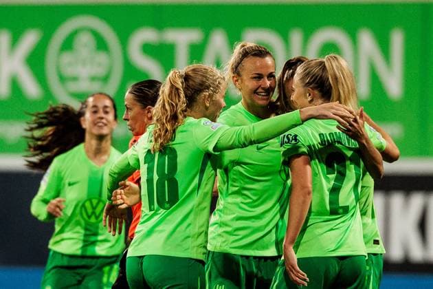 Sport Bilder des Tages UEFA Women’s Champions League: VfL Wolfsburg - Fiorentina Women s FC; 25.09.2024 Jubel zum 3:0 durch Vivien Endemann (VfL Wolfsburg, 25) UEFA Women’s Champions League: VfL Wolfsburg - Fiorentina Women s FC; Wolfsburg, AOK Stadion am 25.09.2024 Copyright: xBEAUTIFULxSPORTS Wunderlx
