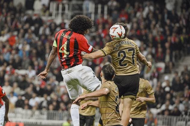 Defender DANTE (OGC Nice) and Defender ARAMBURU Jon Mikel (Real Sociedad). OGC Nice (FRA) vs Real Sociedad (ESP), C3 J1 Europa League in Allianz Riviera Stadium, NICE, France, on 25 September 2024. FOOTBALL : OGC Nice vs Real sociedad - Europa League - C3 - J1 - 09 25 24 FredDides Panoramic 