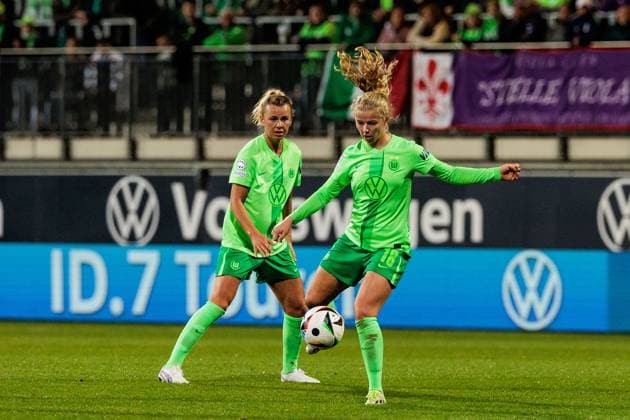 UEFA Women’s Champions League: VfL Wolfsburg - Fiorentina Women s FC; 25.09.2024 Justine Kielland (VfL Wolfsburg, 18) am Ball UEFA Women’s Champions League: VfL Wolfsburg - Fiorentina Women s FC; Wolfsburg, AOK Stadion am 25.09.2024 Copyright: xBEAUTIFULxSPORTS Wunderlx