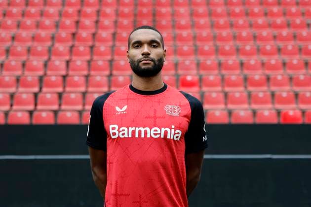 Leverkusen, Deutschland, Germany 1. Fussball Bundesliga, Porträttermin am 25. 09. 2024 in der Bay-Arena in Leverkusen Jonathan TAH ; Bayer 04 Leverkusen ; 1.BL, Porträtermin 2024 2025, Photo: Norbert Schmidt, Duesseldorf