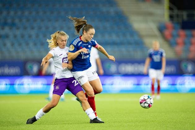 Oslo, Norway, September 25th 2024: Janni Bogild Thomsen (7 Valerenga) battle for the ball during the UEFA Womens Champions League round 2 football match between Valerenga and Anderlecht at Intility Arena in Oslo, Norway. (Ane Frosaker SPP) Copyright: xAnexFrosakerx xSPPx spp-en-AnFrSp-_F_29508