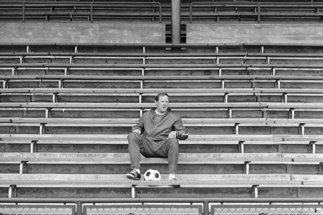 Archivbilder der Woche SPORT KW39 Aktuell 32 - 5 - 1971: Sjefen for a-laget bilde 0015 Aktuell 32 - 5 - 1971: Sjefen for a-laget I skarpt lys Denne uke: o Aktuell 32 - 5 - 1971: Sjefen for a-laget bilde 0015 Aktuell 32 - 5 - 1971: Sjefen for a-laget I skarpt lys Denne uke: oivind Johannessen Landslagssjef for herrelandslaget i fotball, oivind Johannessen vil gjerne forlenge fotballsesongen ved a utvide 1. divisjon fra 10 til 12 lag. Han mener dessutet at grunnen til at vi taper terreng til utlandet er at vi er amatorer pa alle mater. I utlandet er fotball big business, mens i Norge er fotball noe vi foretar oss etter arbeidstid. Foto: Per Ervik Aktuell NTB ***FOTO IKKE BILDEBEHANDLET*** Norge EDITORIAL USE ONLY Ref:LNhZ_TFx1dA.jpg *** Aktuell 32 5 1971 Sjefen for a laget bilde 0015 Aktuell 32 5 1971 Sjefen for a laget In the spotlight This week oivind Johannessen Head of the me  EDITORIAL USE ONLY. RESTRICTED USE FOR BETTING COMPANIES Ref:0763307393st.jpg *** Aktuell 32 5 1971 Sjefen for a laget bilde 0015 Aktuell 32 5 1971 Sjefen for a laget I skarpt lys denne uke o Aktuell 32 5 1971 Sjefen for a laget bilde 0015 Aktuell 32 5 1971 Sjefen for a laget I skarpt lys denne uke oivind Johannessen Head of the mens national football team, oivind Johannessen would like to extend the football season by expanding the first division from 10 to 12 teams He also believes that the reason we are losing ground to other countries is that we are amateurs in every way Abroad, football is big business, while in Norway, football is something we do after working hours Photo Per Ervik Aktuell NTB Photo not processed Norway EDITORIAL USE ONLY Ref LNhZ TFx1dA jpg Aktuell 32 5 1971 Sjefen for a laget bilde 0015 Aktuell 32 5 1971 Sjefen for a laget In the spotlight This week oivind Johannessen Head of the me  EDITORIAL USE ONLY RESTRICTED USE FOR BETTING COMPANIES  Copyright: xIMAGO NTBx