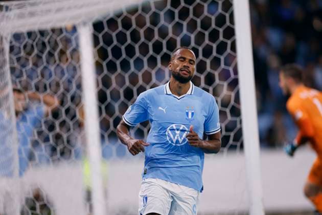 MALMÖ, SVERIGE 20240926 malmös Kiese Thelin under torsdagens fotbollsmatch i Europa League mellan Malmö FF och Rangers FC pa Eleda Stadion ( Nya Malmö Stadion). MALMÖ SVERIGE x10600x