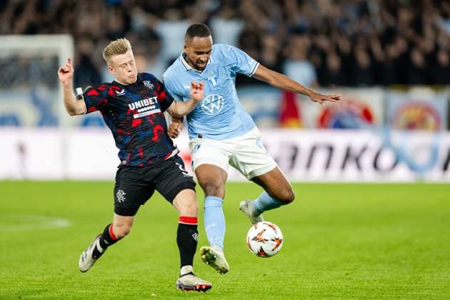 240926 Connor Barron of Rangers and Isaac Kiese Thelin of Malmö FF during the UEFA Europa League football match between Malmö FF and Rangers on September 26, 2024 in Malmö. Photo: Petter Arvidson BILDBYRAN kod PA PA0884 fotboll football soccer fotball uefa europa league malmö ff rangers bbeng Copyright: PETTERxARVIDSON BB240926PA076