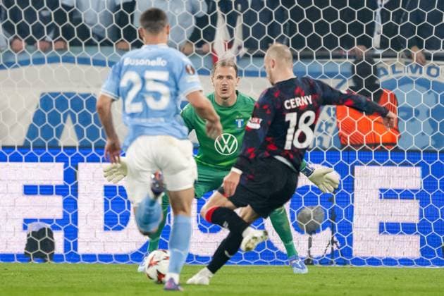 240926 Goalkeeper Johan Dahlin of Malmö FF during the UEFA Europa League football match between Malmö FF and Rangers on September 26, 2024 in Malmö. Photo: Petter Arvidson BILDBYRAN kod PA PA0884 fotboll football soccer fotball uefa europa league malmö ff rangers bbeng Copyright: PETTERxARVIDSON BB240926PA083
