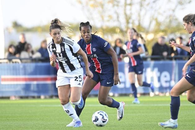 Marie Antoinette Katoto (PSG) vs Viola Calligaris (Juventus) FOOTBALL FEMININ : Paris Saint Germain Vs Juventus - Ligue des Champions - 26 09 2024 MichaelBaucher Panoramic 