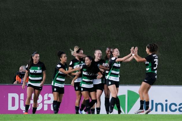 UEFA Women s Champions League - Real Madrid vs Sporting Portugal MADRID, SPAIN - SEPTEMBER 26 : Several player of Sporting Lisboa women celebrates a goal during the UEFA Women s Champions League 24 25 match, Round 2, second leg between Real Madrid and Sporting Portugal at Alfredo Di Stefano stadium in Madrid. (Photo by Guillermo Martinez) Madrid Alfredo Di Stefano Stadium Spain Copyright: xGuillermoxMartinezx