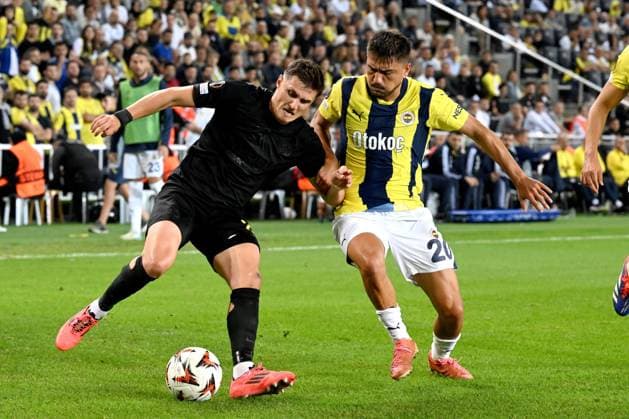 ISTANBUL - (l-r) Alessio Castro Montes of Royale Union Saint-Gilloise, Cengiz Under of Fenerbahce SK during the UEFA Europa League match between Fenerbahce AS and R. Union Saint-Gilloise at the Ulker Fenerbahce Sukru Saracoglu stadium on Sept. 26, 2024 in Istanbul, Turkey. ANP Hollandse Hoogte UEFA Europa League 2024 25 2024 25 xVIxANPxSportx xGerritxvanxKeulenxIVx 509435911 originalFilename: 509435911.jpg