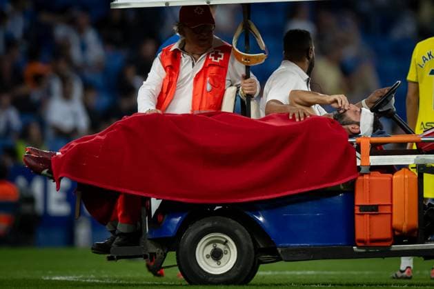 Sport Themen der Woche KW39 Sport Bilder des Tages Raul Albiol (Villarreal CF) injured during a La Liga EA Sports match between RCD Espanyol and Villarreal CF at Stage Front Stadium in Barcelona, , Spain, on September 26 2024. Photo by Felipe Mondino Panoramic Sipa USA  Copyright: xFelipexMondino IPAxSportx xipa-ax xx IPA_50069035 IPA_Agency_IPA50069035