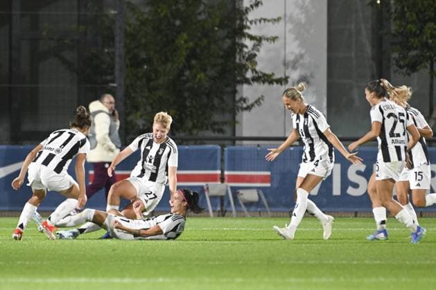 Sport Bilder des Tages Joie - But - Barbara Bonansea (Juventus) FOOTBALL FEMININ : Paris Saint Germain Vs Juventus - Ligue des Champions - 26 09 2024 MichaelBaucher Panoramic 