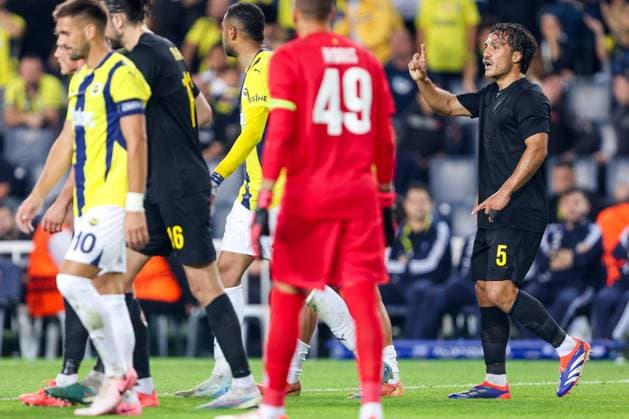 Fenerbahce SK v Royale Union Saint-Gilloise - UEFA Europa League ISTANBUL, TURKEY - SEPTEMBER 26 : Mac Allister Kevin defender of Royale Union Saint-Gilloise after receiving a red card from referee Bastien Benoit during the UEFA Europa League phase matchday 1 match between Fenerbahce SK and Royale Union Saint-Gilloise on September 26, 2024 in Istanbul, Turkey, 26 09 2024  Copyright: xTomasxSiskx