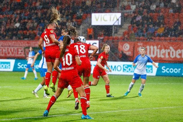 ENSCHEDE, Stadium De Grolsch Veste, 26-09-2024 , season 2024 2025 , UEFA Women Champions League Qualification. during the match Twente - Osijek (women), FC Twente player Sophie te Brake scores 3-0 Twente - Osijek (women)  x26342535x Copyright: