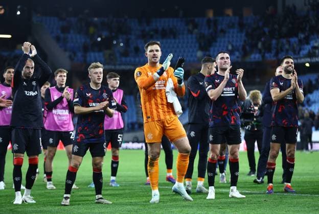 Jack Butland of Rangers applauds the fans Malmo v Rangers, UEFA Europa League, Group Stage, Football, Eleda Stadion, Malmo, Sweden, 26 Sep 2024 EDITORIAL USE ONLY No use with unauthorised audio, video, data, fixture lists, club league logos or live services. Online in-match use limited to 120 images, no video emulation. No use in betting, games or single club league player publications. Copyright: xMichaelxZemanek Shutterstockx 14739047au