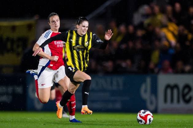 240926 Lotte Wubben-Moy of Arsenal and Clarissa Larisey of Häcken during the UEFA Women s Champions League qualifying match between Arsenal and Häcken on September 26, 2024 in London. Photo: Emma Wallskog BILDBYRAN COP 320 EW0435 fotboll football soccer fotball champions league arsenal häcken dam bbeng Copyright: EMMAxWALLSKOG BB240926EW065