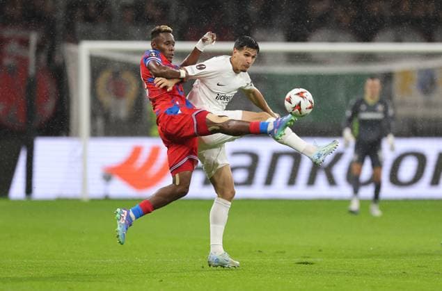 26.09.2024, Fussball UEFA Europa League, Eintracht Frankfurt - FC Viktoria Pilsen, emonline, emspor, v.l., Sampson Dweh (FC Viktoria Pilsen), Igor Matanovic (Eintracht Frankfurt) DFL DFB REGULATIONS PROHIBIT ANY USE OF PHOTOGRAPHS AS IMAGE SEQUENCES AND OR QUASI-VIDEO. xdcx Copyright: HMBxMedia