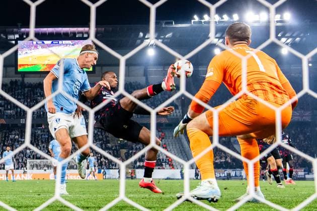 240926 Erik Botheim of Malmö FF in action with Neraysho Kasanwirjo and goalkeeper Jack Butland of Rangers during the UEFA Europa League football match between Malmö FF and Rangers on September 26, 2024 in Malmö. Photo: Petter Arvidson BILDBYRAN kod PA PA0884 fotboll football soccer fotball uefa europa league malmö ff rangers bbeng Copyright: PETTERxARVIDSON BB240926PA125