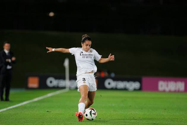 UEFA Women s Champions League - Real Madrid vs Sporting Portugal MADRID, SPAIN - SEPTEMBER 26 : Oihane Hernandez of Real Madrid women in action during the UEFA Women s Champions League 24 25 match, Round 2, second leg between Real Madrid and Sporting Portugal at Alfredo Di Stefano stadium in Madrid. (Photo by Guillermo Martinez) Madrid Alfredo Di Stefano Stadium Spain Copyright: xGuillermoxMartinezx