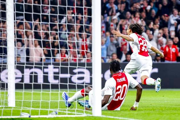 AMSTERDAM, 26-09-2024 , JohanCruijff Arena, football, UEFA Europa League, season 2024 2025, during the match Ajax - Besiktas, 1-0 Ajax player Kian Fitz-Jim and celebrate his goal Ajax - Besiktas  x26342893x Copyright: