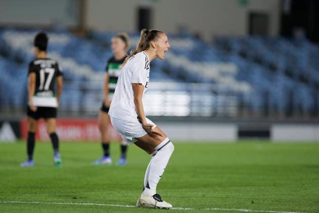 UEFA Women s Champions League - Real Madrid vs Sporting Portugal MADRID, SPAIN - SEPTEMBER 26 : Sandie Toletti of Real Madrid women celebrates a goal during the UEFA Women s Champions League 24 25 match, Round 2, second leg between Real Madrid and Sporting Portugal at Alfredo Di Stefano stadium in Madrid. (Photo by Guillermo Martinez) Madrid Alfredo Di Stefano Stadium Spain Copyright: xGuillermoxMartinezx