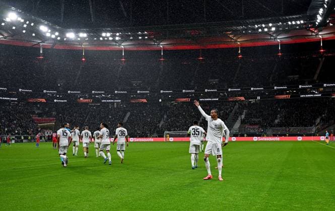 26.09.2024, xpsx, Fussball UEFA Europa League, Eintracht Frankfurt - Viktoria Pilsen v.l. celebrate the goal, Torjubel zum 1:0 Torschütze Hugo Ekitike (Eintracht Frankfurt) (DFL DFB REGULATIONS PROHIBIT ANY USE OF PHOTOGRAPHS as IMAGE SEQUENCES and or QUASI-VIDEO) emspor Frankfurt