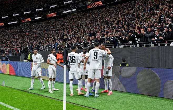 26.09.2024, xpsx, Fussball UEFA Europa League, Eintracht Frankfurt - Viktoria Pilsen v.l. celebrate the goal, Torjubel zum 1:0 Torschütze Hugo Ekitike (Eintracht Frankfurt) (DFL DFB REGULATIONS PROHIBIT ANY USE OF PHOTOGRAPHS as IMAGE SEQUENCES and or QUASI-VIDEO) emspor Frankfurt