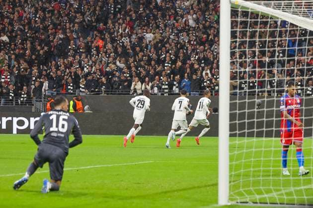 Torjubel Eintracht Frankfurt beim 1:0 durch Hugo Ekitike (Eintracht Frankfurt, 11) , Fussball, UEFA Europa League, Matchday 1, 2024 2025, Eintracht Frankfurt vs. FC Viktoria Pilsen, 26.09.2024, Frankfurt Stadion, Frankfurt am Main, Deutschland Frankfurt am Main Frankfurt Stadion Hessen Deutschland Copyright: xGrantxHubbsx