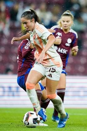 26.09.2024, Geneva, Stade de Geneve, UEFA Women s Champions League: Servette FC Chenois Feminin - AS Roma, Giulia Dragoni (15 Roma) scores a goal Geneva Stade de Geneve Geneva Switzerland Copyright: xJustPictures.ch DanielaxPorcellix