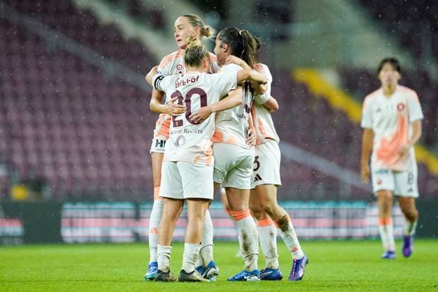 26.09.2024, Geneva, Stade de Geneve, UEFA Women s Champions League: Servette FC Chenois Feminin - AS Roma, Giulia Dragoni (15 Roma) celebrates her goal Geneva Stade de Geneve Geneva Switzerland Copyright: xJustPictures.ch DanielaxPorcellix