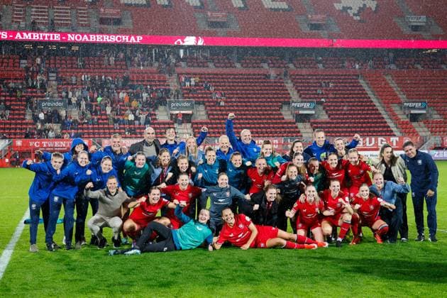 ENSCHEDE, Stadium De Grolsch Veste, 26-09-2024 , season 2024 2025 , UEFA Women Champions League Qualification. during the match Twente - Osijek (women), players Twente celebrates reaching the group phase of Champions League Twente - Osijek (women)  x26342995x Copyright: