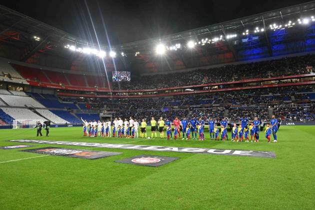 Fußball, EL, Olympique Lyon - Olympiakos Piräus Les équiipes (lyon et olympiakos) FOOTBALL: Olympique Lyonnais vs Olympiakos Le Pir?e - 26 09 2024 FredericChambert Panoramic 