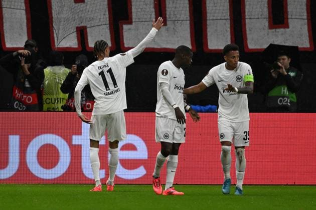 26.09.2024, xsltx, Fussball UEFA Europa League, Eintracht Frankfurt - Viktoria Pilsen emspor, v.l. Torjubel nach dem Tor zum celebrating the goal celebrate 1:0 Hugo Ekitike (Eintracht Frankfurt) (DFL DFB REGULATIONS PROHIBIT ANY USE OF PHOTOGRAPHS as IMAGE SEQUENCES and or QUASI-VIDEO) Frankfurt am Main