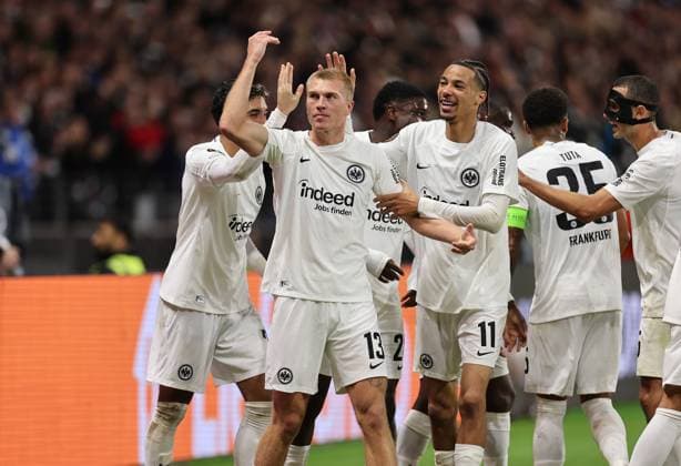 26.09.2024, Fussball UEFA Europa League, Eintracht Frankfurt - FC Viktoria Pilsen, emonline, emspor, v.l., Torjubel zum 3:1 durch Rasmus Kristensen (Eintracht Frankfurt), Hugo Ekitike (Eintracht Frankfurt), Goal celebration, celebrate the goal DFL DFB REGULATIONS PROHIBIT ANY USE OF PHOTOGRAPHS AS IMAGE SEQUENCES AND OR QUASI-VIDEO. xdcx Copyright: HMBxMedia