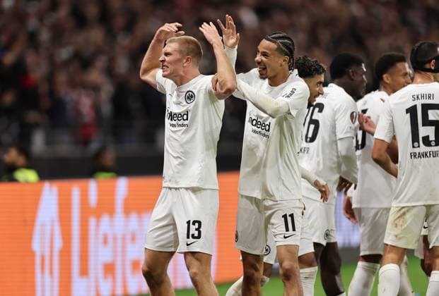 26.09.2024, Fussball UEFA Europa League, Eintracht Frankfurt - FC Viktoria Pilsen, emonline, emspor, v.l., Torjubel zum 3:1 durch Rasmus Kristensen (Eintracht Frankfurt), Hugo Ekitike (Eintracht Frankfurt), Goal celebration, celebrate the goal DFL DFB REGULATIONS PROHIBIT ANY USE OF PHOTOGRAPHS AS IMAGE SEQUENCES AND OR QUASI-VIDEO. xdcx Copyright: HMBxMedia