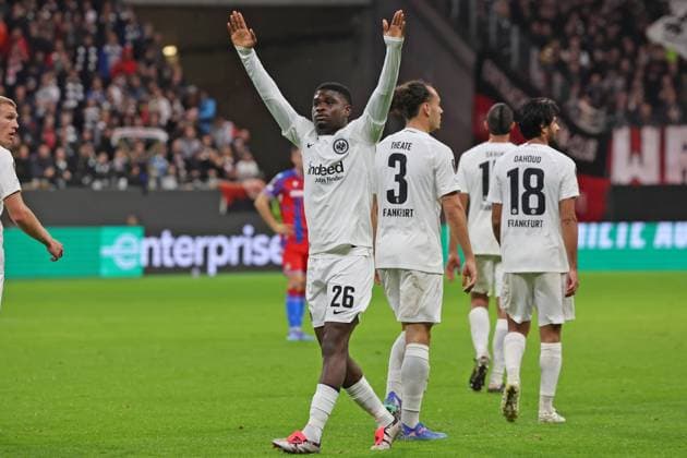 Torjubel zum 2:1 durch Torschützen Eric Junior Dina Ebimbe (Eintracht Frankfurt , Nr. 26) , Eintracht Frankfurt - FC Viktoria Pilsen , Fussball, UEFA Europa League , UEL, Saison 2024 2025, Matchday 1, 26.09.2024, -