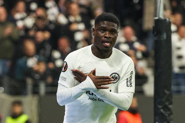 UEFA Europa League - Eintracht Frankfurt - Viktoria Pilsen am 26.09.2024 im Deutsche Bank Park in Frankfurt Jubel, Torjubel, Torschuetze, Torschütze Eric Junior Dina Ebimbe (Frankfurt 26) jubelt nach seinem Tor zum 2 zu 1