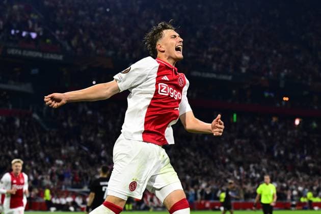 AMSTERDAM - Mika Godts of Ajax celebrates 4-0 during the UEFA Europa League match between AFC Ajax Amsterdam and Besiktas JK at the Johan Cruijff ArenA on Sept. 26, 2024 in Amsterdam, Netherlands. ANP OLAF KRAAK UEFA Europa League 2024 25 League Phase MD1 2024 25 xVIxANPxSportx xxANPxIVx 509447467 originalFilename: 509447467.jpg