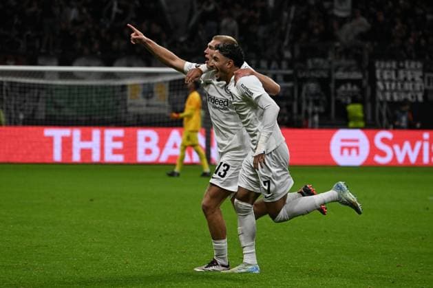26.09.2024, xsltx, Fussball UEFA Europa League, Eintracht Frankfurt - Viktoria Pilsen emspor, v.l. Torjubel nach dem Tor zum celebrating the goal celebrate 3:1 durch Rasmus Kristensen (Eintracht Frankfurt) Omar Marmoush (Eintracht Frankfurt) (DFL DFB REGULATIONS PROHIBIT ANY USE OF PHOTOGRAPHS as IMAGE SEQUENCES and or QUASI-VIDEO) Frankfurt am Main