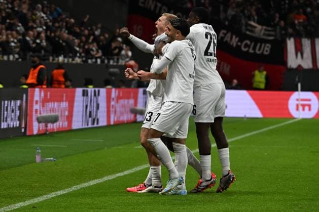 26.09.2024, xsltx, Fussball UEFA Europa League, Eintracht Frankfurt - Viktoria Pilsen emspor, v.l. Torjubel nach dem Tor zum celebrating the goal celebrate 3:1 durch Rasmus Kristensen (Eintracht Frankfurt) Omar Marmoush (Eintracht Frankfurt) Eric Junior Dina Ebimbe (Eintracht Frankfurt) (DFL DFB REGULATIONS PROHIBIT ANY USE OF PHOTOGRAPHS as IMAGE SEQUENCES and or QUASI-VIDEO) Frankfurt am Main