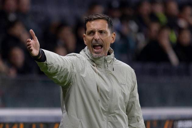 UEFA Europa League: Eintracht Frankfurt - Viktoria Pilsen, 26.09.2024 Dino Toppmöller (Trainer Eintracht Frankfurt) reklamiert, Eintracht Frankfurt - Viktoria Pilsen, Frankfurt, Deutsche Bank Park, 26.9.2024 Copyright: xBEAUTIFULxSPORTS Gawlikx