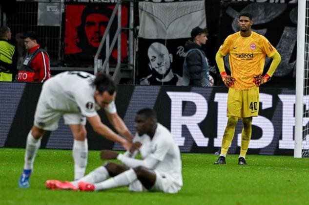 Sport Bilder des Tages 26.09.2024, xpsx, Fussball UEFA Europa League, Eintracht Frankfurt - Viktoria Pilsen v.l. enttäuschung nach abpfiff Kaua Santos (Eintracht Frankfurt) (DFL DFB REGULATIONS PROHIBIT ANY USE OF PHOTOGRAPHS as IMAGE SEQUENCES and or QUASI-VIDEO) emspor Frankfurt