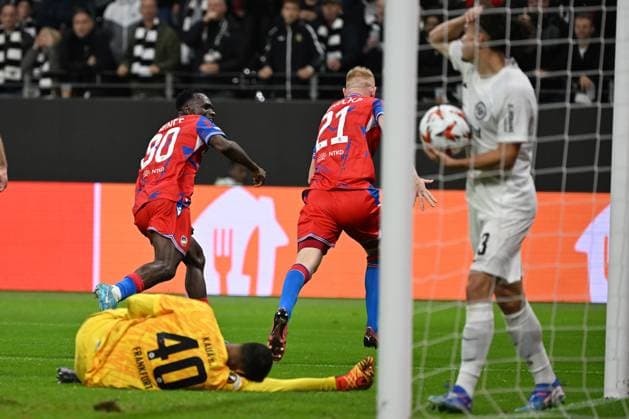 26.09.2024, xjhx, Fussball UEFA Europa League, Eintracht Frankfurt - Viktoria Pilsen emspor, v.l. Torjubel nach dem Tor zum celebrating the goal celebrate 3:3 durch Vaclav Jemelka (FC Viktoria Pilsen) Kaua Santos (Eintracht Frankfurt) (DFL DFB REGULATIONS PROHIBIT ANY USE OF PHOTOGRAPHS as IMAGE SEQUENCES and or QUASI-VIDEO) Frankfurt am Main