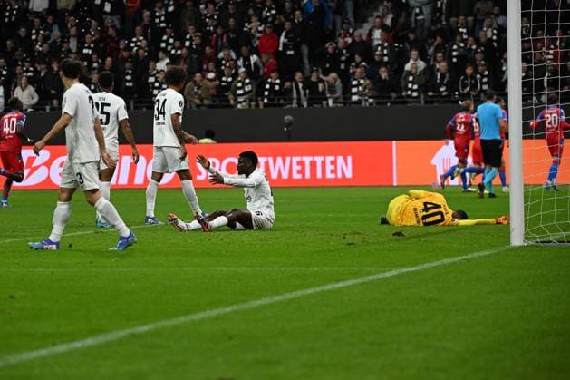 26.09.2024, xjhx, Fussball UEFA Europa League, Eintracht Frankfurt - Viktoria Pilsen emspor, v.l. Torjubel nach dem Tor zum celebrating the goal celebrate 3:3 durch Vaclav Jemelka (FC Viktoria Pilsen) Kaua Santos (Eintracht Frankfurt) (DFL DFB REGULATIONS PROHIBIT ANY USE OF PHOTOGRAPHS as IMAGE SEQUENCES and or QUASI-VIDEO) Frankfurt am Main