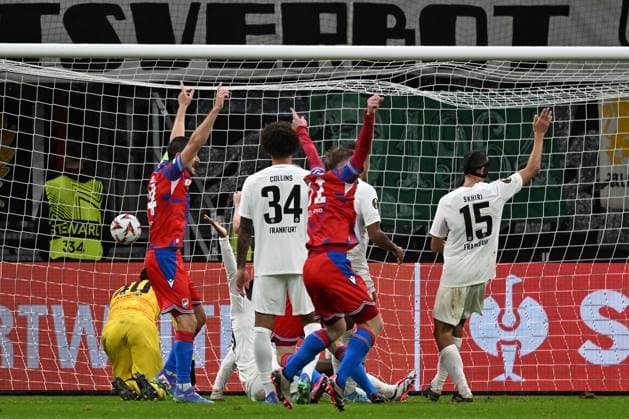26.09.2024, xsltx, Fussball UEFA Europa League, Eintracht Frankfurt - Viktoria Pilsen emspor, v.l. Torjubel nach dem Tor zum celebrating the goal celebrate 3:3 durch Vaclav Jemelka (FC Viktoria Pilsen) (DFL DFB REGULATIONS PROHIBIT ANY USE OF PHOTOGRAPHS as IMAGE SEQUENCES and or QUASI-VIDEO) Frankfurt am Main