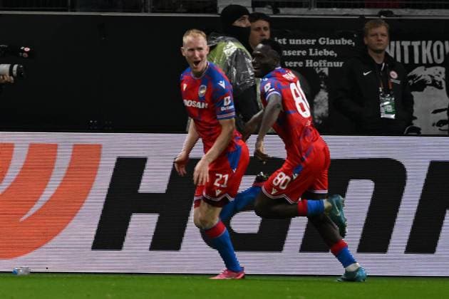 26.09.2024, xsltx, Fussball UEFA Europa League, Eintracht Frankfurt - Viktoria Pilsen emspor, v.l. Torjubel nach dem Tor zum celebrating the goal celebrate 3:3 durch Vaclav Jemelka (FC Viktoria Pilsen) (DFL DFB REGULATIONS PROHIBIT ANY USE OF PHOTOGRAPHS as IMAGE SEQUENCES and or QUASI-VIDEO) Frankfurt am Main