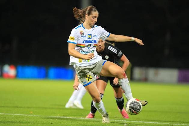 Murska Sobota, Slovenia, September 26th, 2024: Tea Vracevic (5 SKN St Polten) controlling the ball during the UEFA womens champions league play off match Mura vs St Polten at Mestni Stadion Fazanerija, Murska Sobota Tom Seiss SPP (Tom Seiss SPP) Copyright: xTomxSeissx xSPPx spp-en-ToSeSp-20240926 UWCL Mura vs SKN-9986