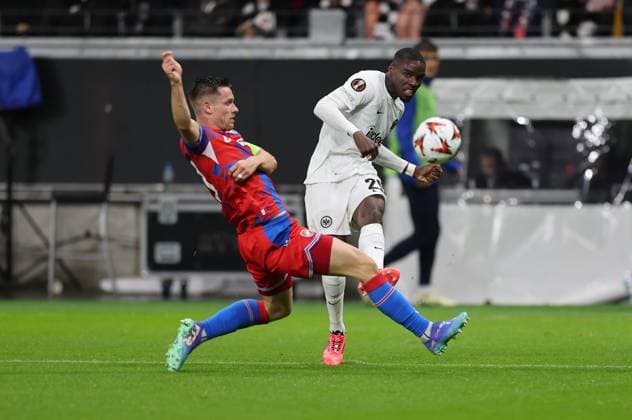 26.09.2024, Fussball UEFA Europa League, Eintracht Frankfurt - FC Viktoria Pilsen, emonline, emspor, v.l., Niels Nkounkou (Eintracht Frankfurt) DFL DFB REGULATIONS PROHIBIT ANY USE OF PHOTOGRAPHS AS IMAGE SEQUENCES AND OR QUASI-VIDEO. xdcx Copyright: HMBxMedia